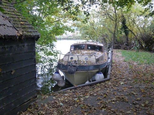 Photo neglected river - photo,