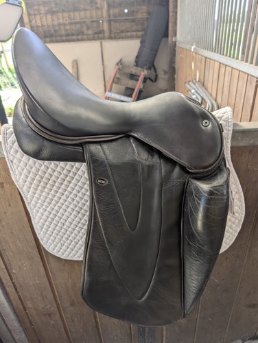 Wow dressage saddle - wow,