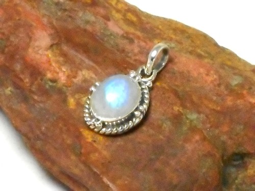Small fiery oval - oval, moonstone