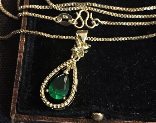 Vintage style green gemstone - style,