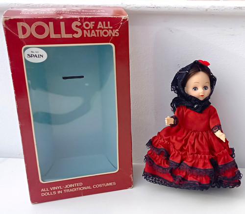 Dolls all nations - of,
