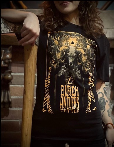 Black antlers tattoo studio - black,