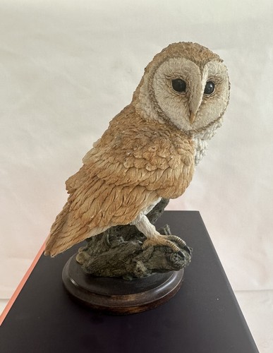Country artists barn - artists, owl'