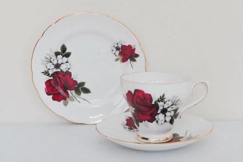 Royal sutherland tea trio - tea, red