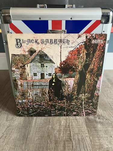 Black sabbath - black,