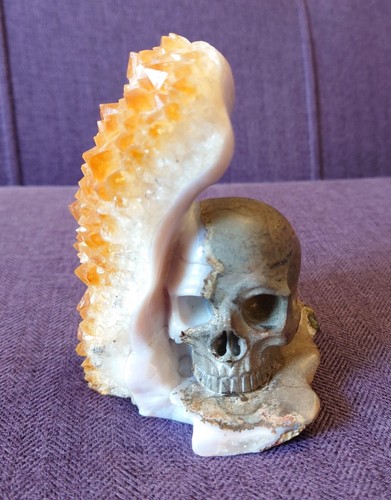 Unique hand carved - 4.4",