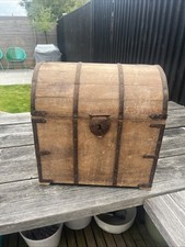 Lovely Old Vintage Dome Trunk Fits 6x Bottles Wine