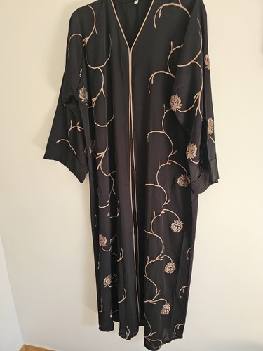 Stunning embroidered abaya - stunning,