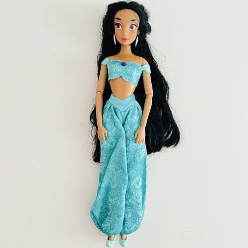 Disney store classic doll - classic,