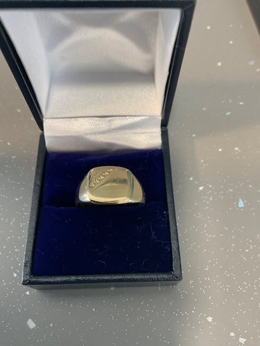 9ct gold signet - gold, u