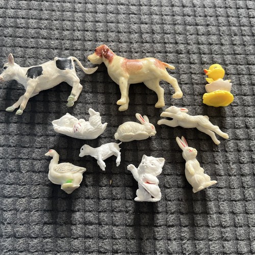 Plastic farm animals vintage - plastic,