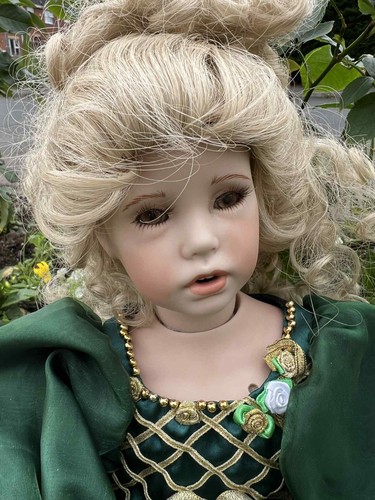 Porcelain doll shay - doll, donna