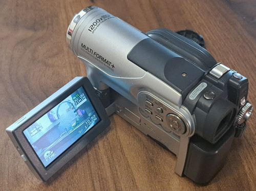 Hitachi dvd video camera - hitachi,