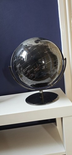 Revolving decorative swivel - revolving,