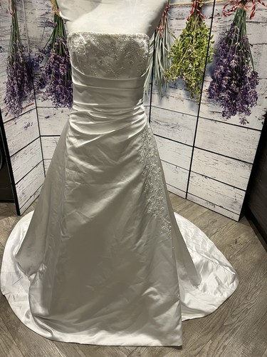Unbranded wedding dress - wedding,