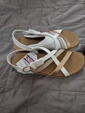 Bobs by Skechers Women's Plush Foam Sandles.  Uk Size 6.