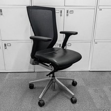 Techo Sidiz T50 – Ergonomic Chair with Leather Seat & Mesh Back