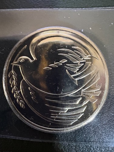 1995 dove peace 2 - £2, two