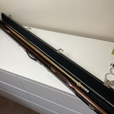 Vintage Pot Black Adjustable Length 3 piece Snooker/Pool Cue with wooden case