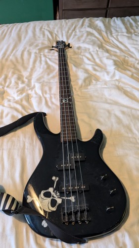 Fender squier bass - squier,