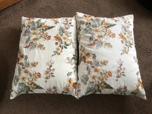 2 matching laura - matching,