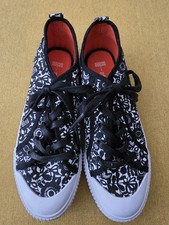 Scion Size 6 Plimsolls Worn