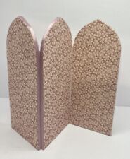 LOVELY PRIVACY SCREEN DRESSING DOLLS HOUSE BEDROOM