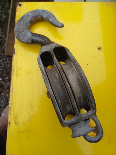 Vintage rope pulley - vintage,