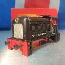 Hornby OO class Dock shunter