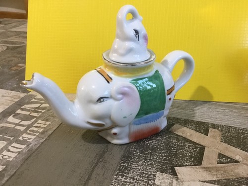 Novelty teapot - novelty,
