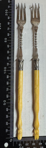 Two vintage barbed - two,