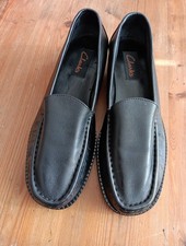 Women's Clarks Black Leather Flat Slip On Shoes Size 5.5