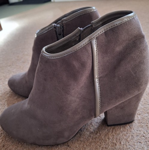 Brown ankle boots - brown,