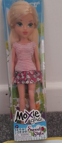 Moxie girlz sweet style doll - moxie,