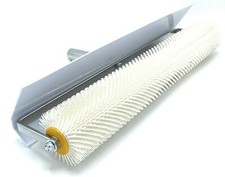 Spiked screed floor roller