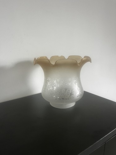 Vintage oil lamp tulip shade - vintage,