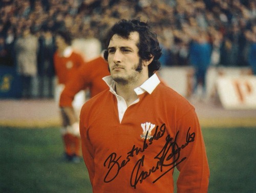 Gareth edwards hand - signed, 8x6