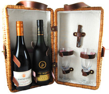 WICKER PICNIC WINE BASKET with 2 Glasses & Corkscrew incl. Space For Two Bottles