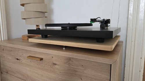 Bamboo record player isolation - record,