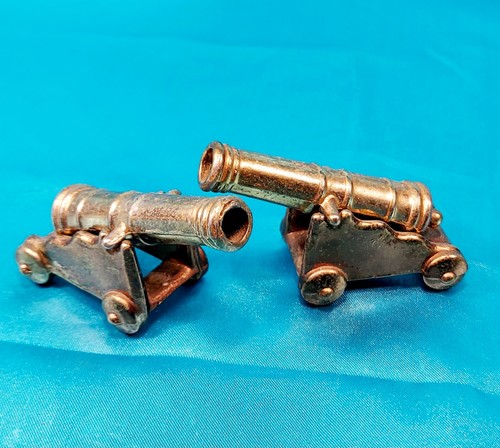 Vintage gold tone metal - gold,