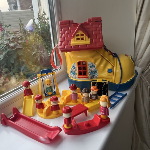Matchbox school play - school, shoe