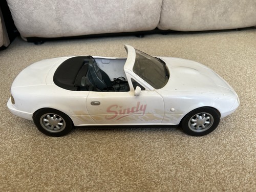 Hasbro sindy doll - hasbro,