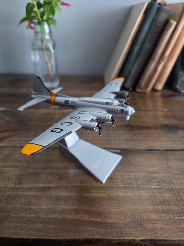 Limited edition corgi 17 - edition, b-17