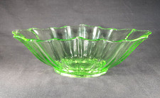 Vintage Art Deco Ribbed Green