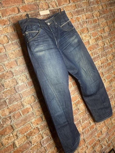 Levis engineered twisted - levis,