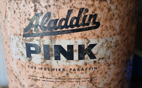 Aladdin pink paraffin - tin,