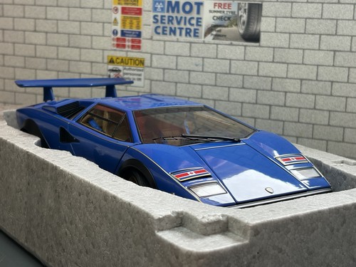 Boxed autoart signature - *boxed*,