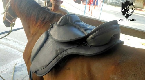 Wildrace treeless saddle - wildrace,
