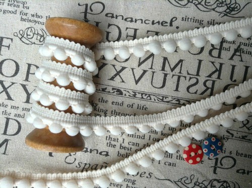 Pearl pom bobble - pom,