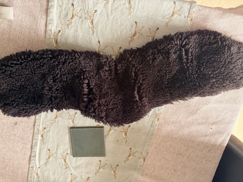 Meiux sheepskin girth cover - sheepskin,